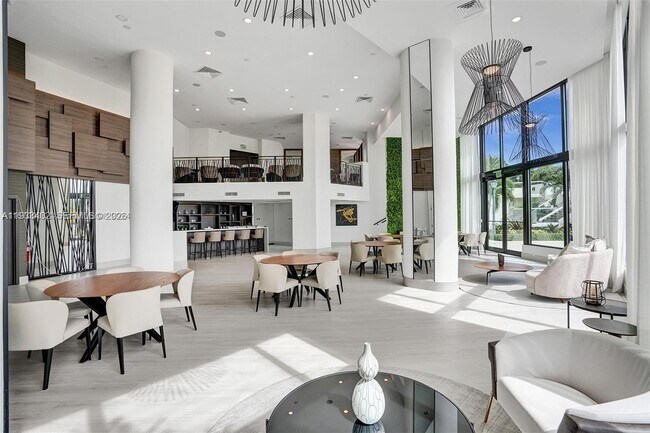 Building Photo - 1000 E Island Blvd