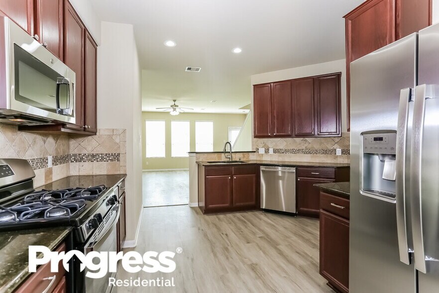 Building Photo - 12430 Greencanyon Dr