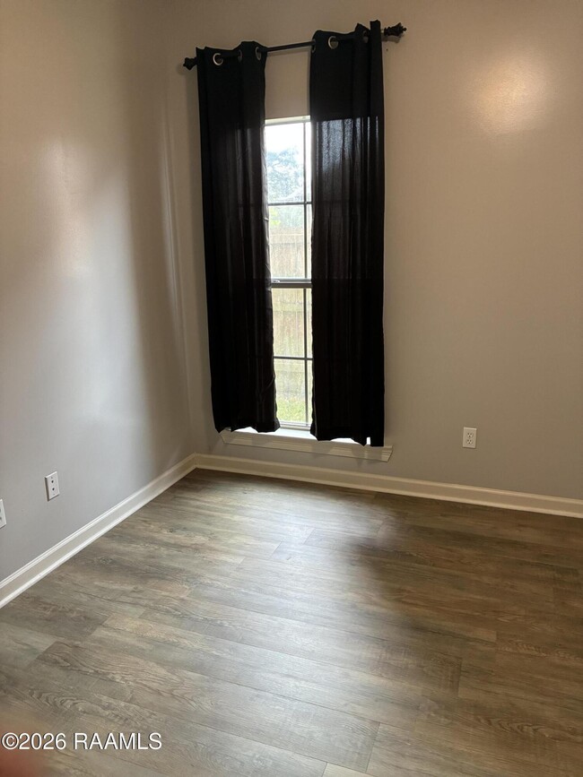 Building Photo - 100 Bizkit Dr