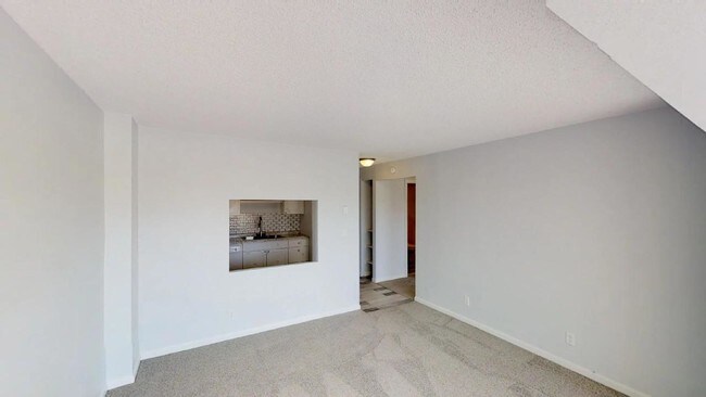 Building Photo - 411 Lakewood Cir