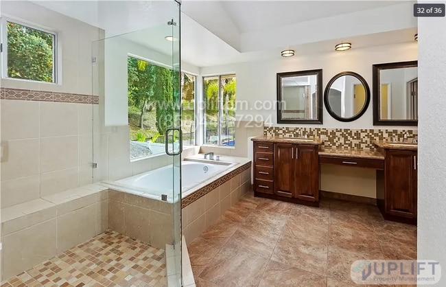 Building Photo - Spacious 4-Bedroom, 3-Bath Home Just Minut...