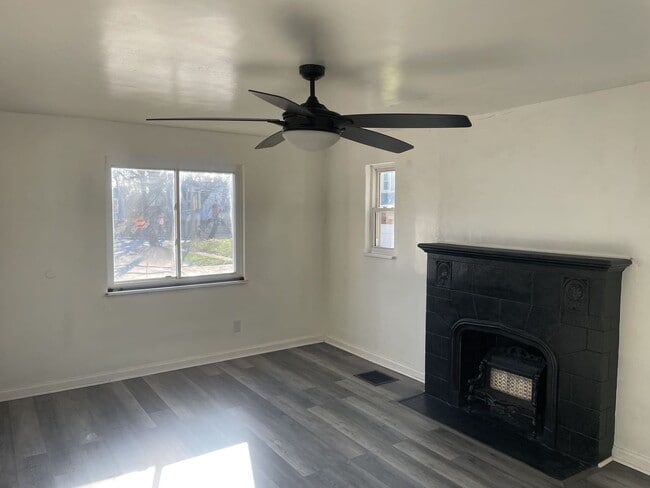 Building Photo - Charming 3-bedroom house