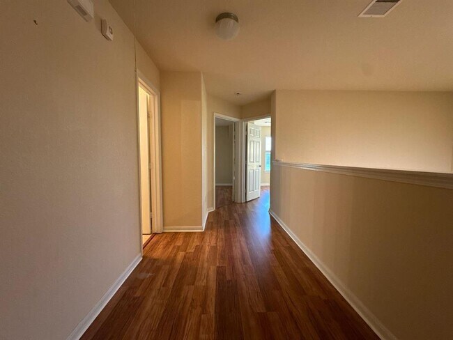 Building Photo - 3942 Calgary Cir