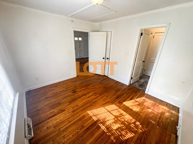Building Photo - 126 Irene Cir