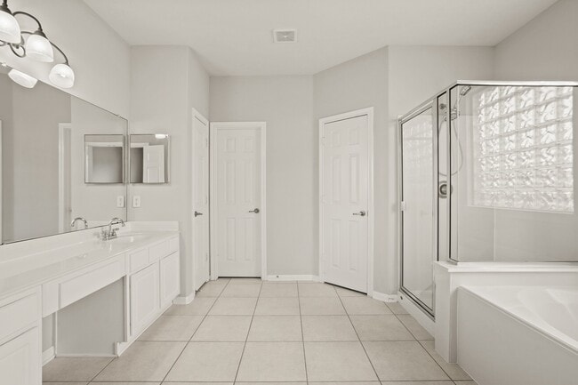 Building Photo - 24607 Lake Path Cir