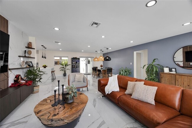 Building Photo - 5501 McKinley St