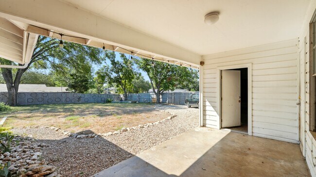 Building Photo - 476 Granada Dr