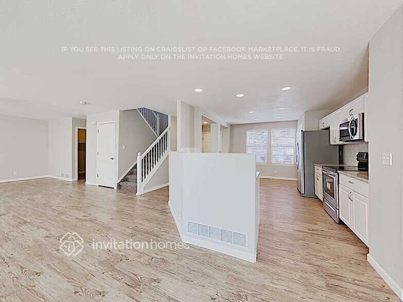 Building Photo - 11162 Fillmore Way
