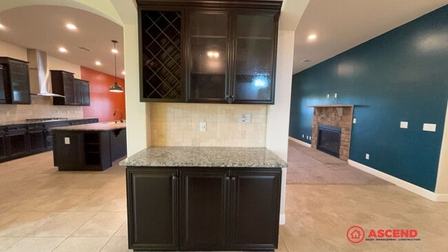 Building Photo - *MOVE IN SPECIAL!!*