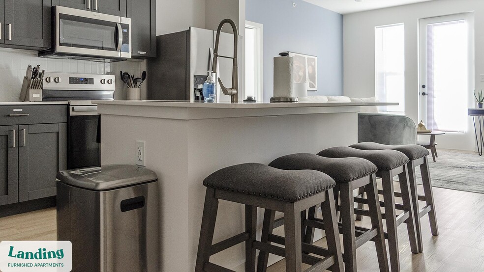 Building Photo - 650 N Main St