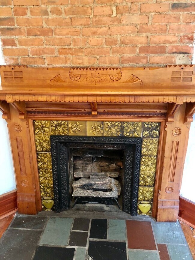 Building Photo - 15 Hanna Pl