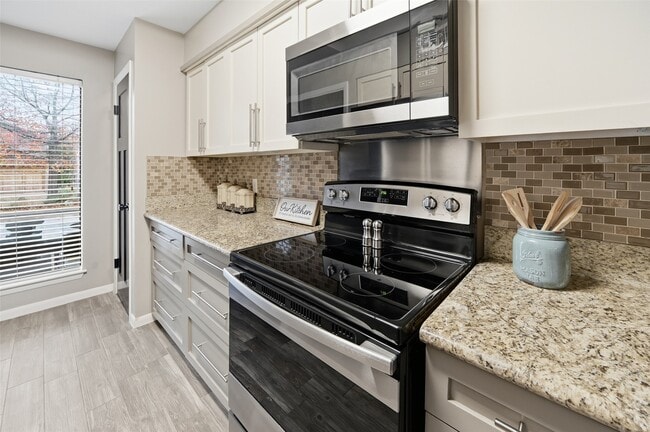 Building Photo - 3226 Poe Dr