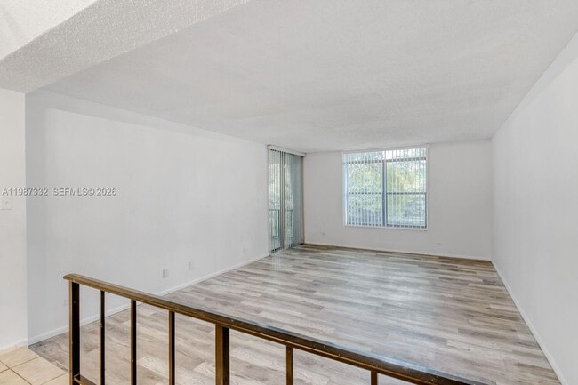 Building Photo - 3760 Inverrary Dr