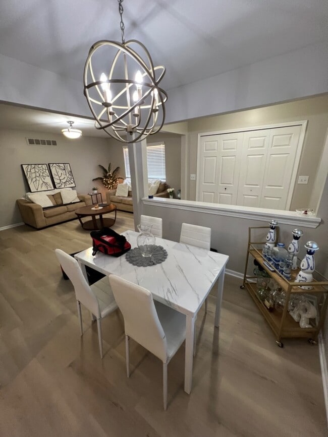 Building Photo - 16974 Cristina Ct