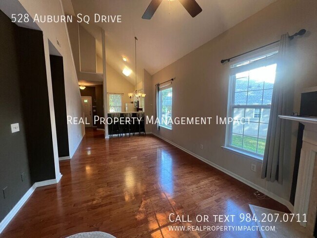 Building Photo - 528 Auburn Square Dr