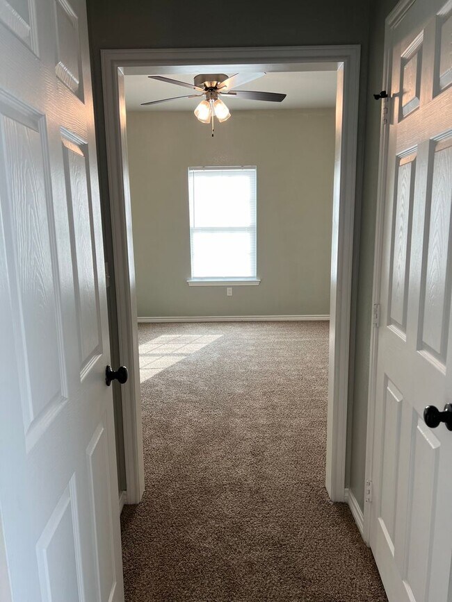 Building Photo - 113 Village N