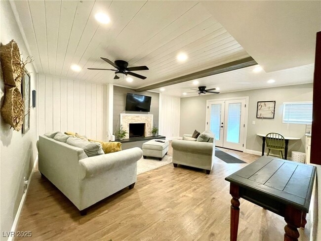 Building Photo - 2246 Windsor Dr