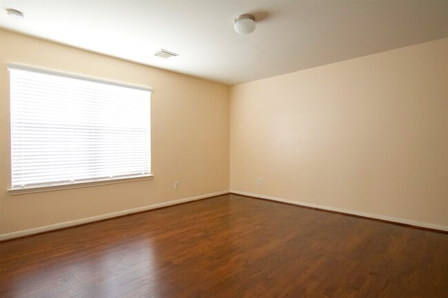 Building Photo - 15602 Waumsley Way
