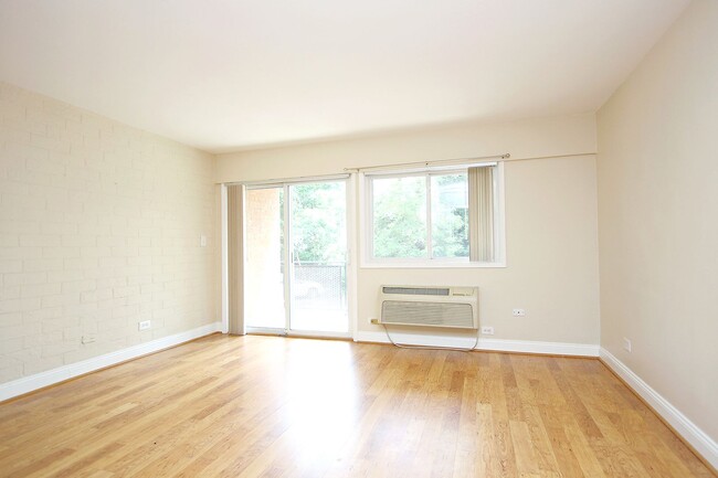 Building Photo - Student-Friendly JPA Apartment (Lease Pend...