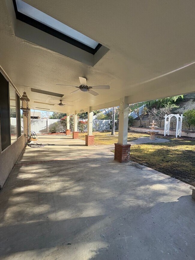 Building Photo - Beautiful Horsethief Canyon Ranch Home located in Corona