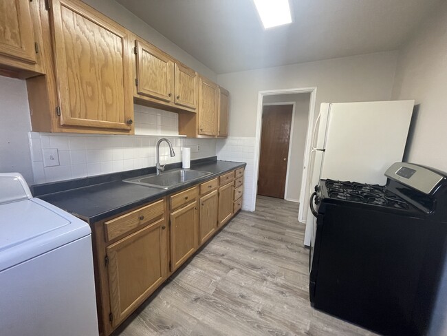 Building Photo - 10429 Ralph Ave NE