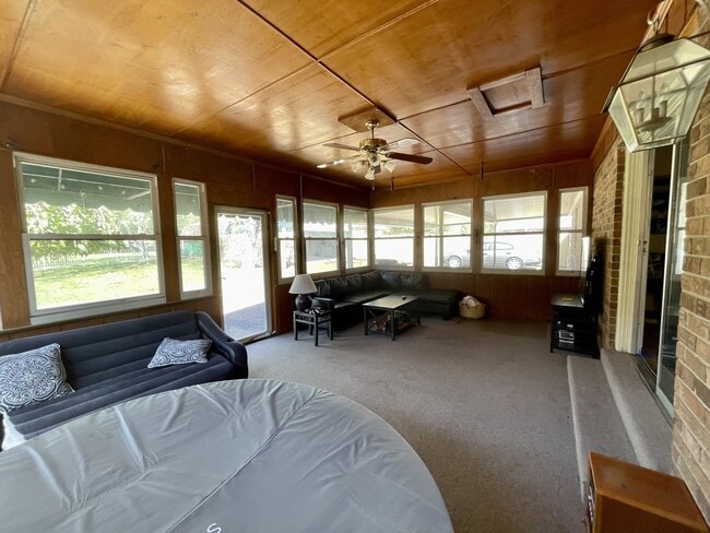 Building Photo - 101 Loretta Dr