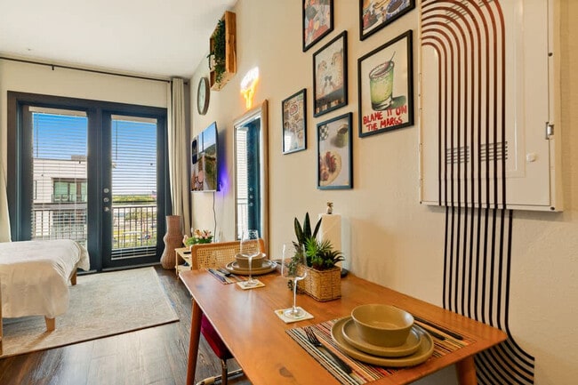 Building Photo - 9127 Research Blvd