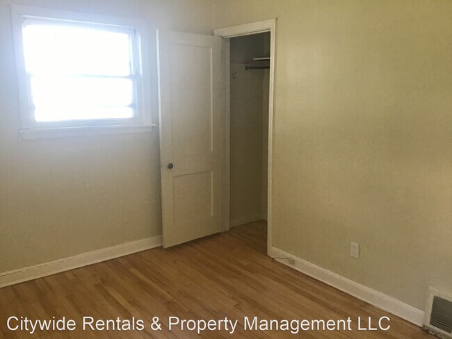 Building Photo - 2 br, 1 bath House - 5166 N 63rd St.