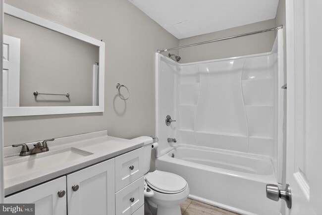 Building Photo - 1807 Silver Ct