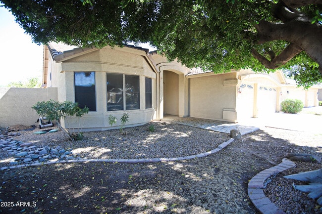 Building Photo - 4953 S Moss Dr