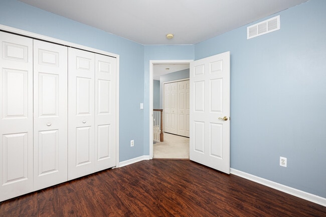 Building Photo - 8312 N Warwick Ct