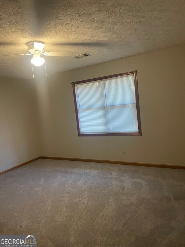 Building Photo - 3449 Creekwood Dr SE