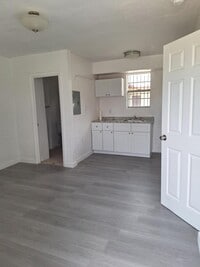 Building Photo - 3007 NW 59th St