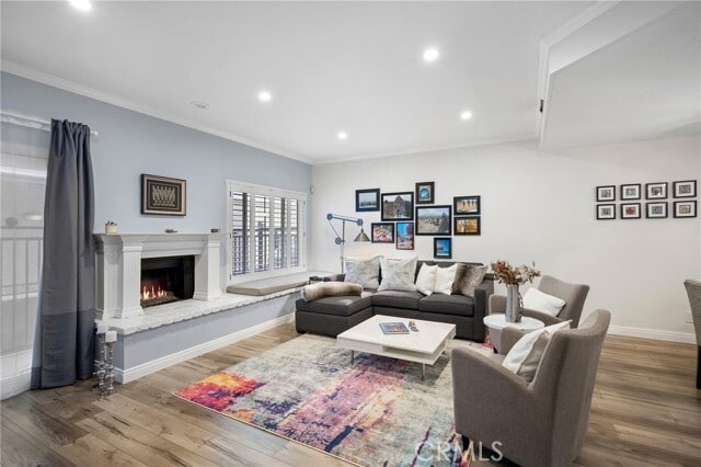 Building Photo - 13041 Moorpark St