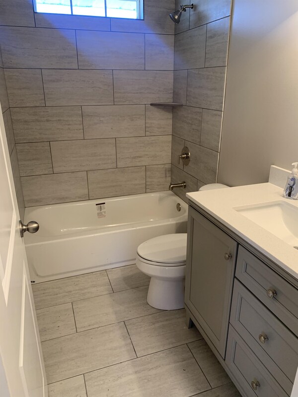 Building Photo - 3498 Valley Heights Dr