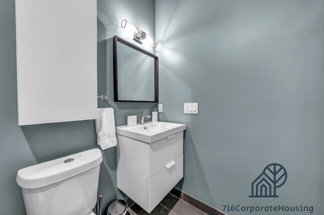 Building Photo - Furnished 2-Bedroom, 2-Bath Apartment near the Medical Campus