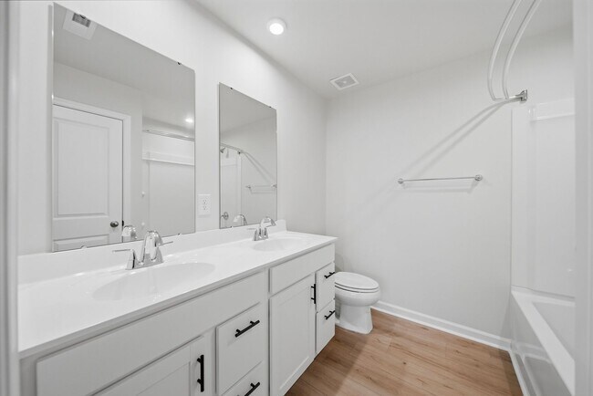 Building Photo - Modern 3 Bed 2.5 Bath Townhome in Bear Park Community