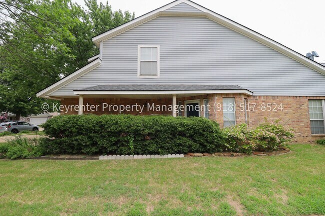 Building Photo - 3 Bed | 2.5 Bath in Jenks!