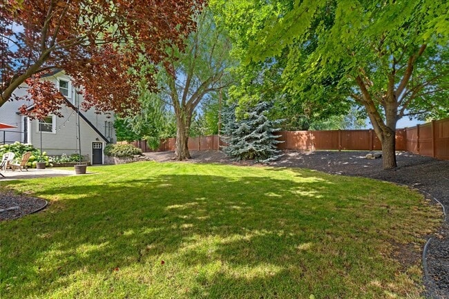 Building Photo - 1155 N Ballantyne Ln