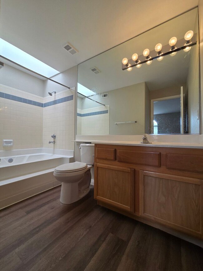 Building Photo - 2987 Juniper Hills Blvd