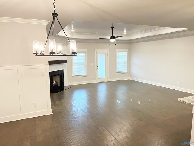 Building Photo - 156 Rugby Dr