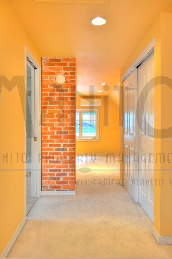 Building Photo - Stunning Brick Home near Audubon Park