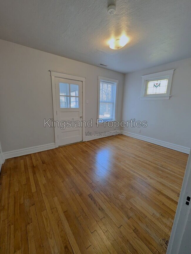 Building Photo - 4982 Oleatha Ave