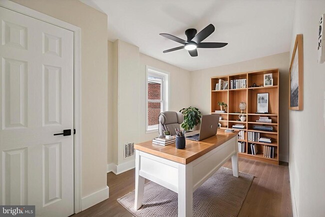 Building Photo - 5023 Keyser St