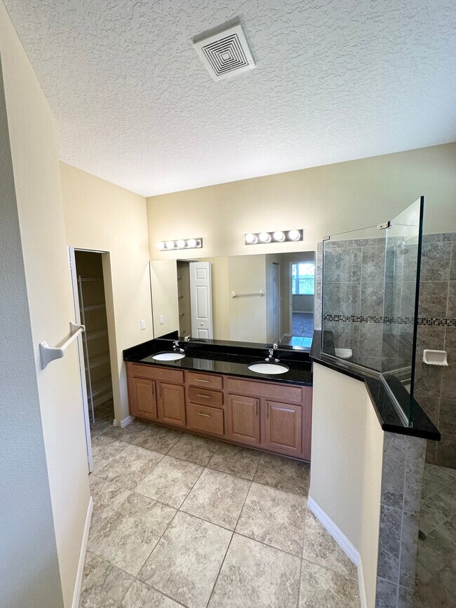 Building Photo - 6 Prince Eric Ln