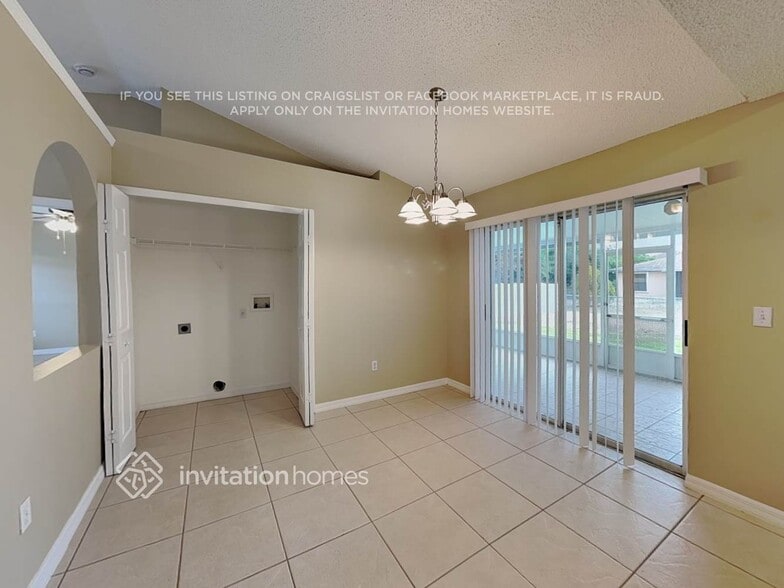 Building Photo - 1164 St Tropez Ct