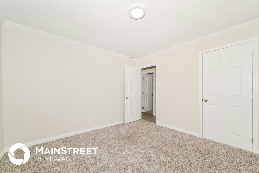 Building Photo - 127 S Fowler Cir