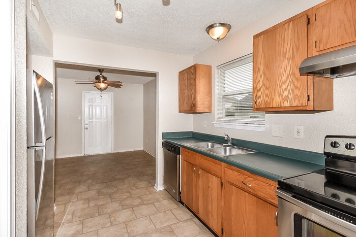 Building Photo - 3606 Black Locust Dr