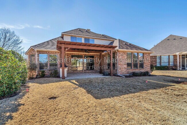 Building Photo - 350 Pine Valley Dr