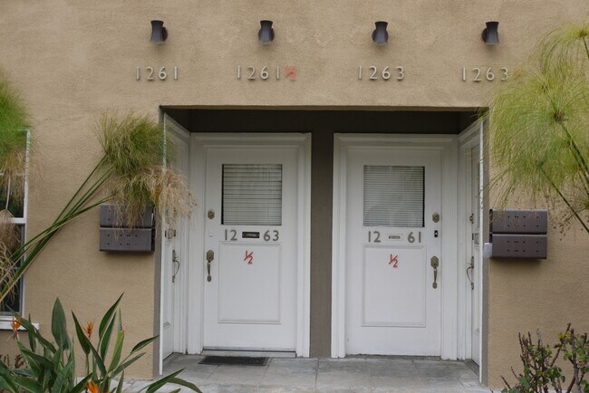 Front Entrance - 1263 S Plymouth Blvd